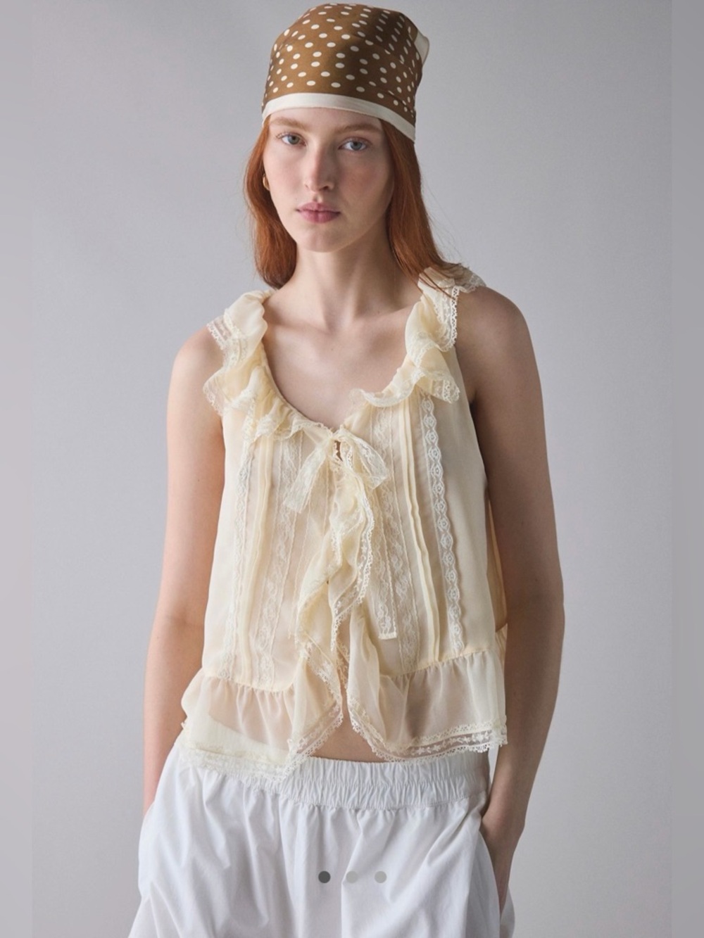 NWT Urban Outfitters Kimchi Blue Cassie cascading ruffle lace trim sleeveless bl